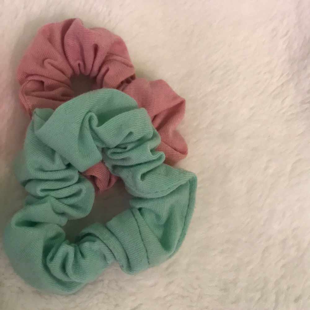 SCRUNCHIES! - Picture 3 of 3